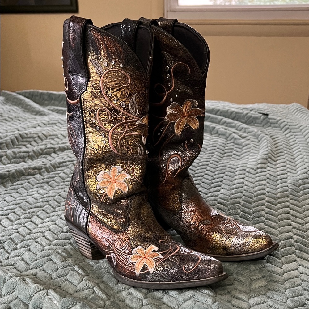 Durango Black and Gold Heeled Boots